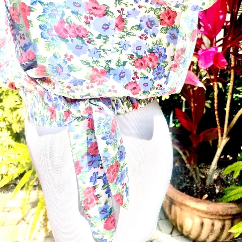 Code Mode Wrap Around Crop Top - Picture 5 of 9